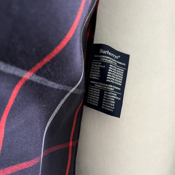 - Burberry Long  Trench Coat , Size: 14 Petite - Picture 4 of 6